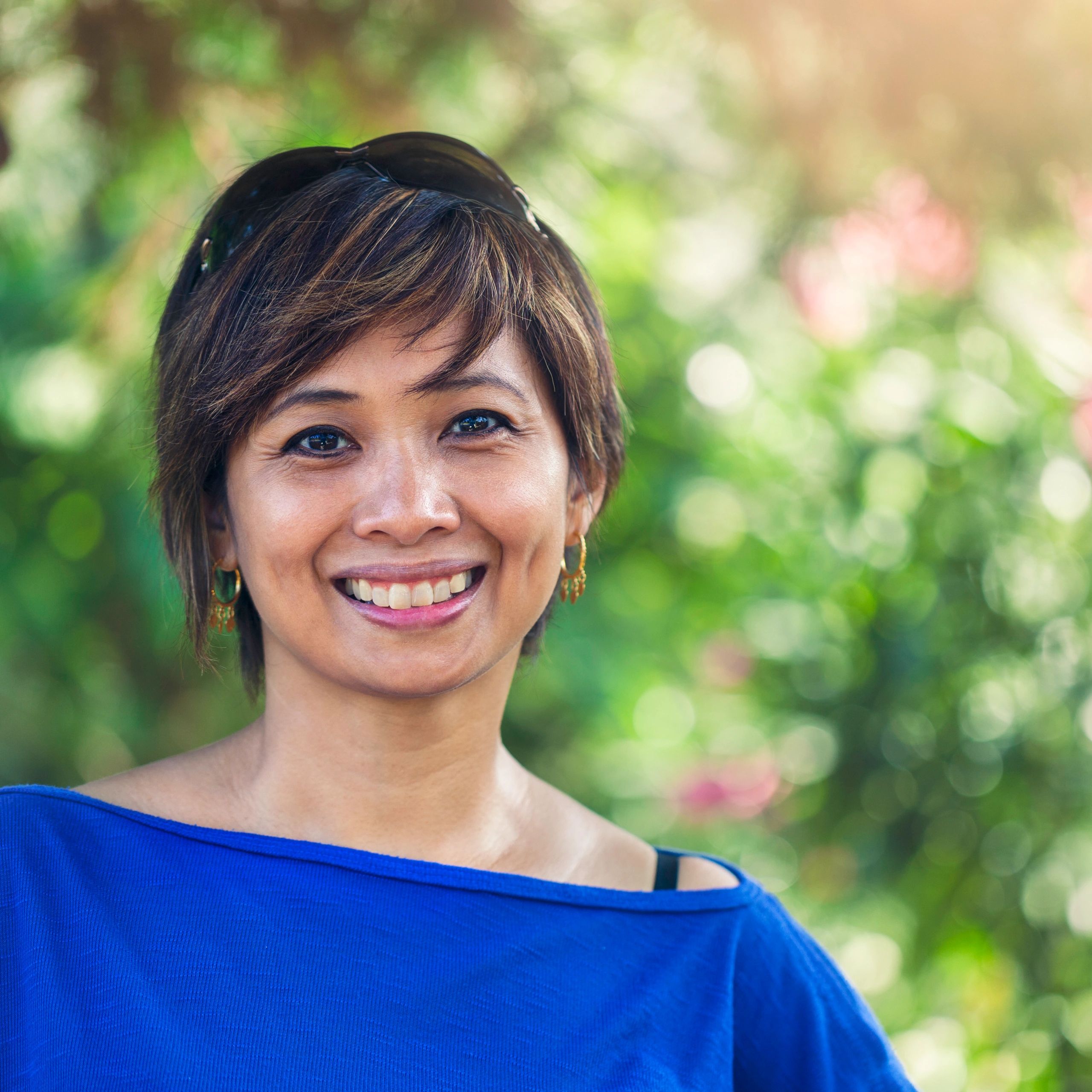 Portrait of a smiling woman outdoors